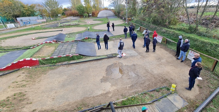 8visu sur la piste2.jpg